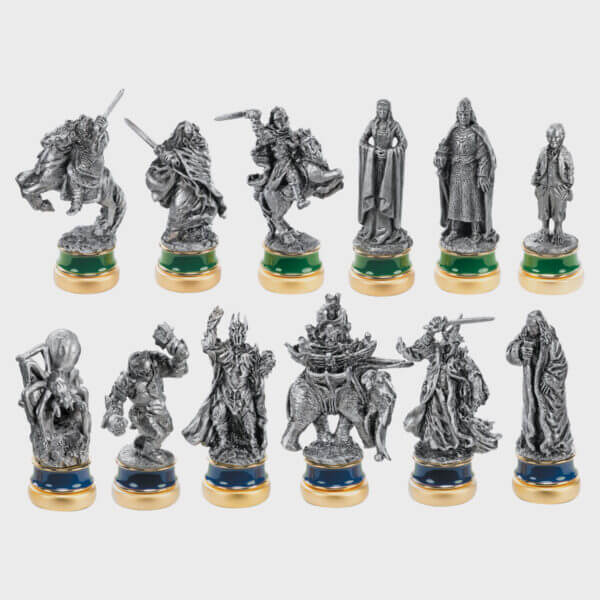 The Lord of the Rings - The Return Of The King 12 Character Package featuring detailed miniature sculptures.